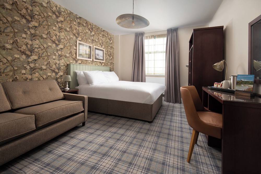 Superior Double or Twin Room with Sofa Bed photo 2