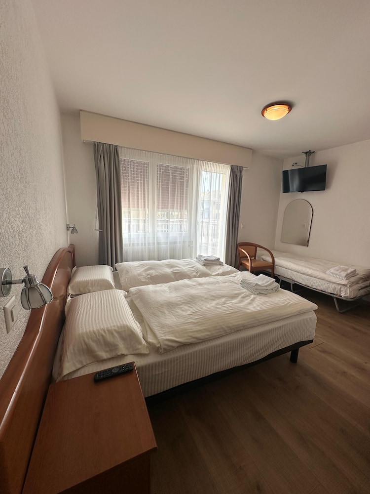 Classic Triple Room