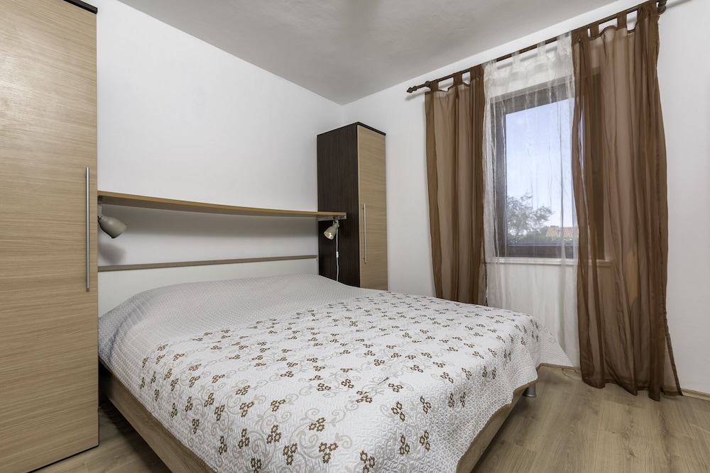 Apartment, 2 Bedrooms (821/1919)