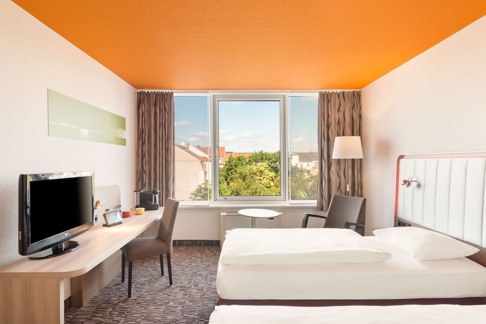 Standard Room (High Floor With Coffee Machine) - Photo 2