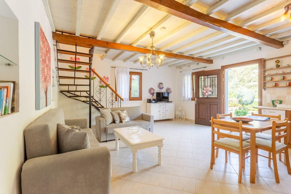 Villa photo 1