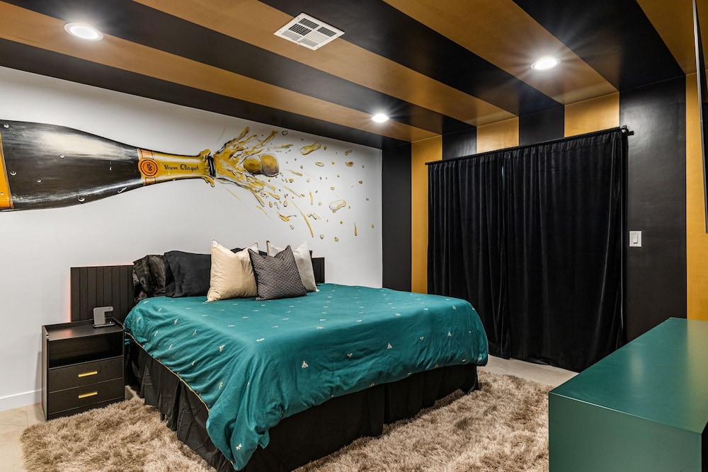 The Ritz - Luxury Home With Pool Speakeasy Bar, Billede 111