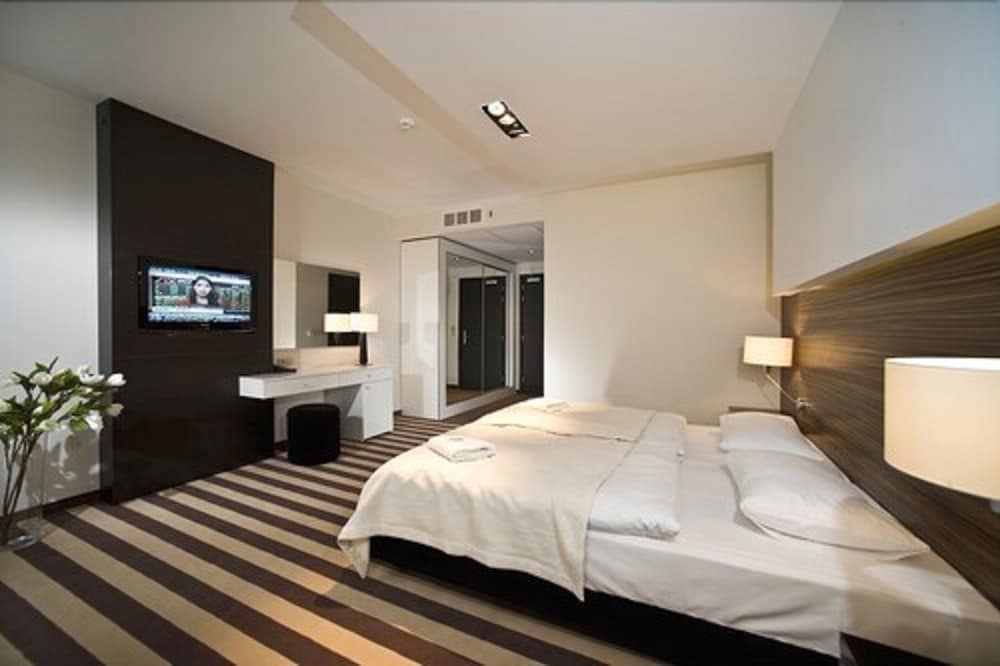 Luxury Double or Twin Room photo 2
