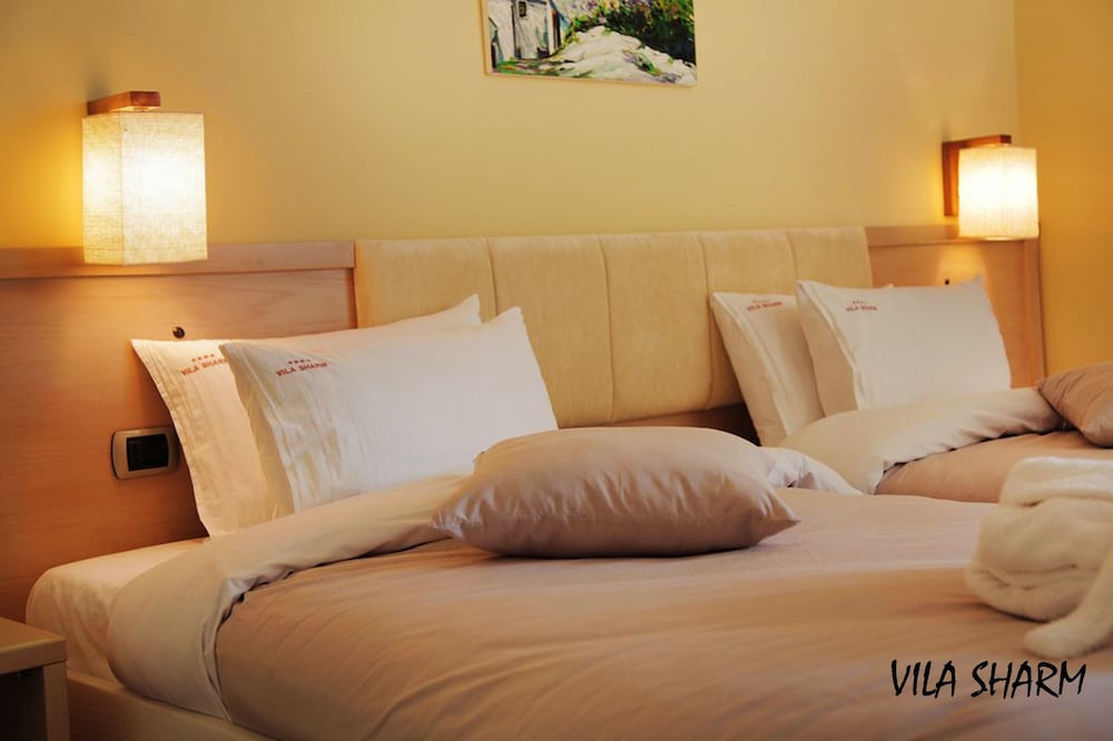 Economy Twin Room photo 2