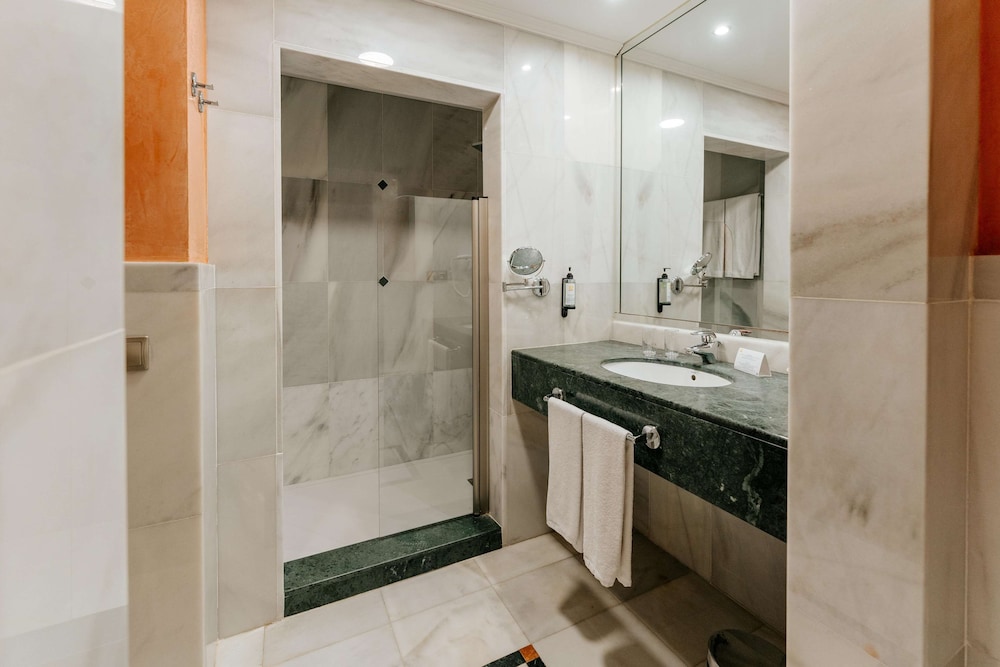 Double Room - Photo 10