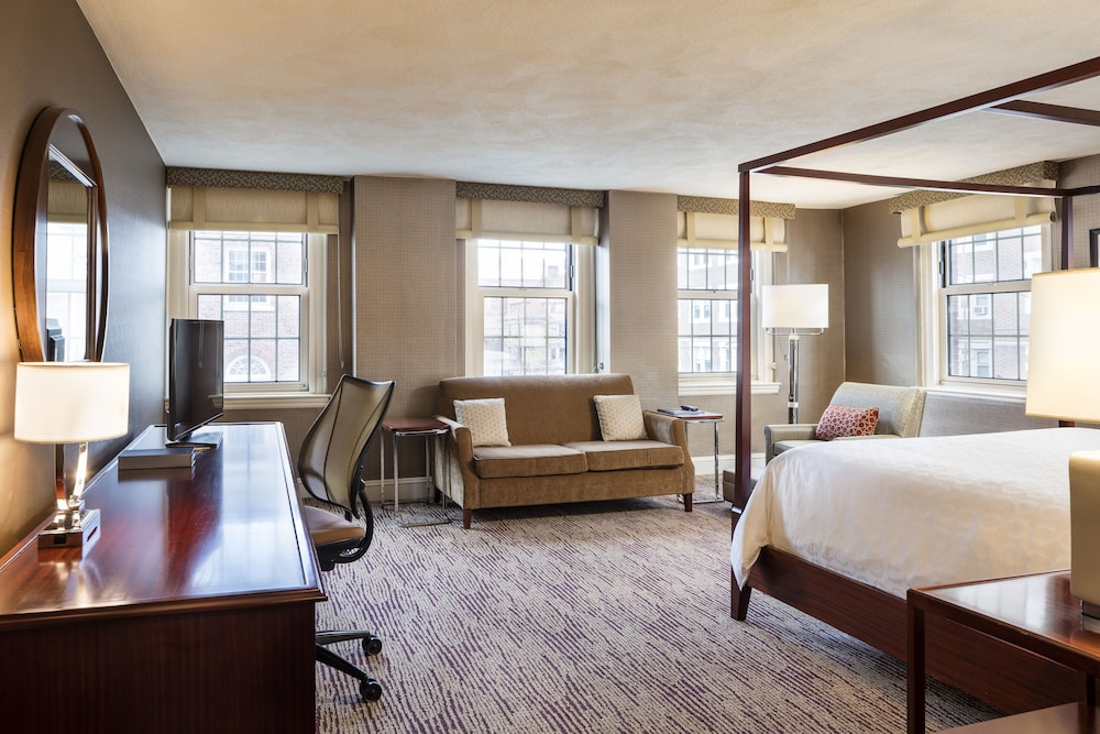 Junior Suite, 1 King Bed photo 1