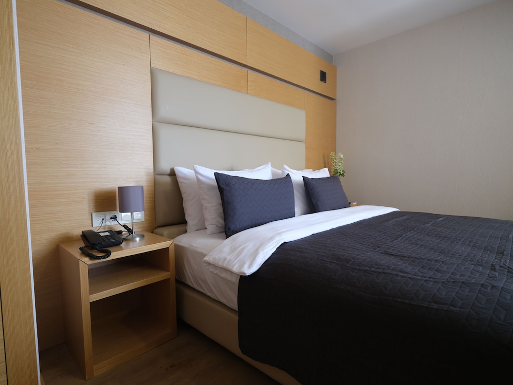 Superior Double or Twin Room photo 3