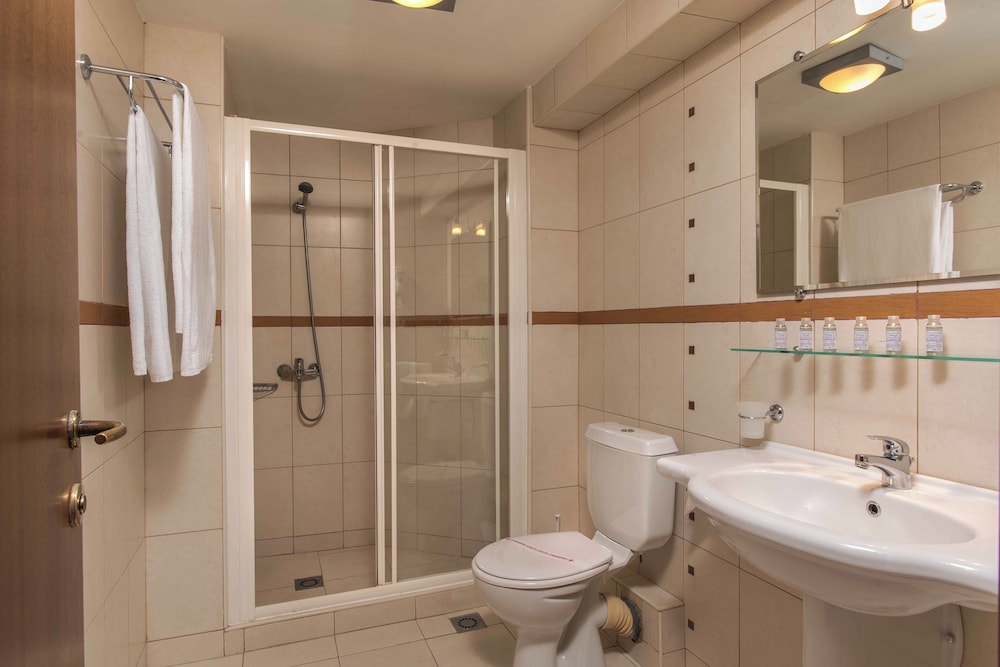 Economy Double or Twin Room, Balcony photo 3