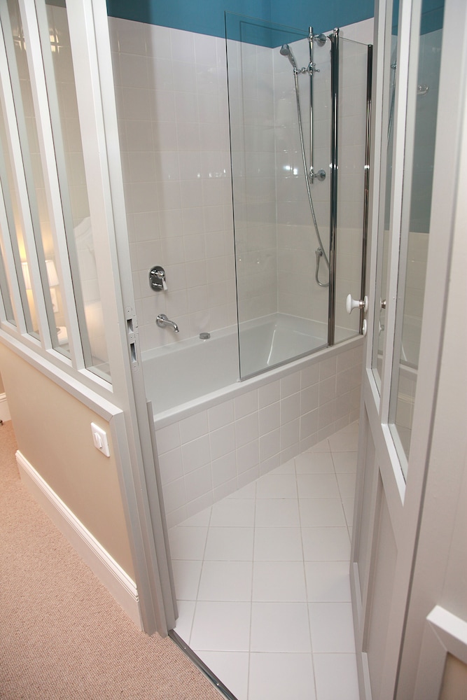 Superior Double Room, 1 Queen Bed, Non Smoking, Garden Area photo 2
