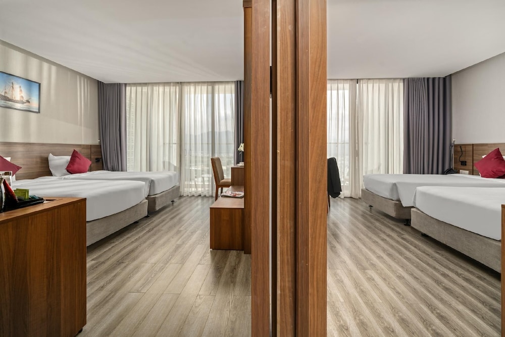 Familly Connecting Suite with Balcony