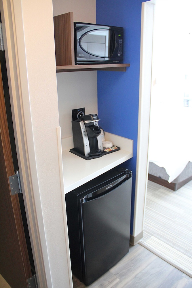 Standard Room, 2 Queen Beds, Mobility Accessible, Non Smoking (Communications)