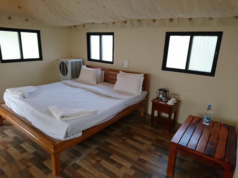 Deluxe Tent, 1 Bedroom, Garden Area photo 2