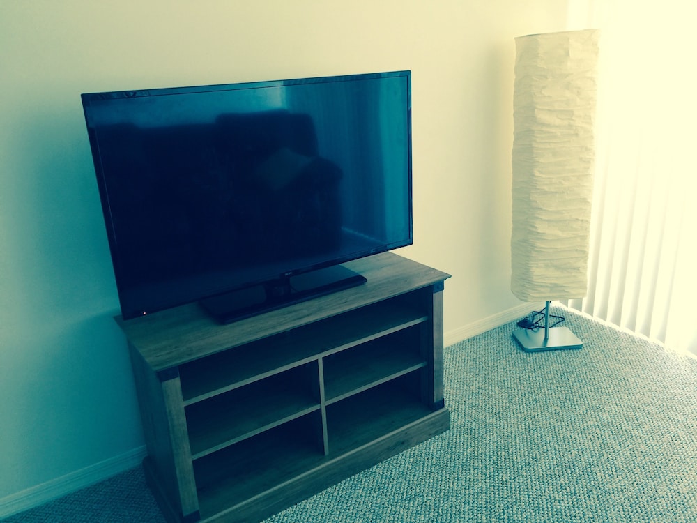 Luxury Apartment, 2 Bedrooms, Ocean View, Beachside photo 3