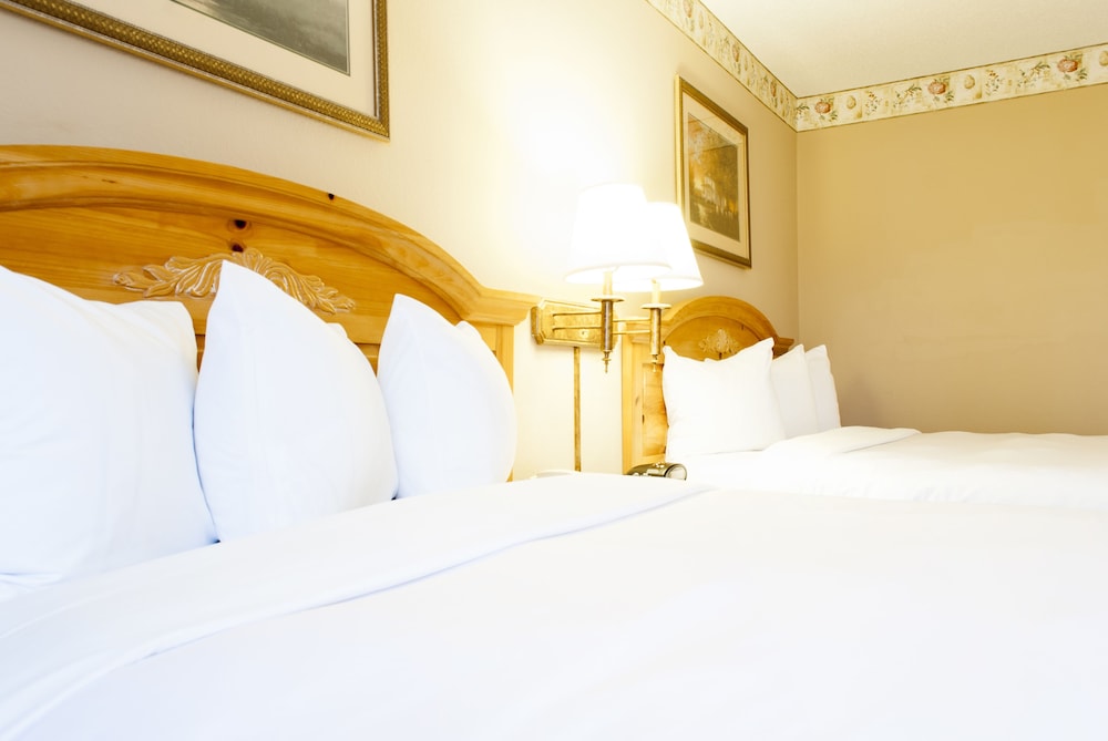 Room, 2 Queen Beds, Non Smoking - Photo 3