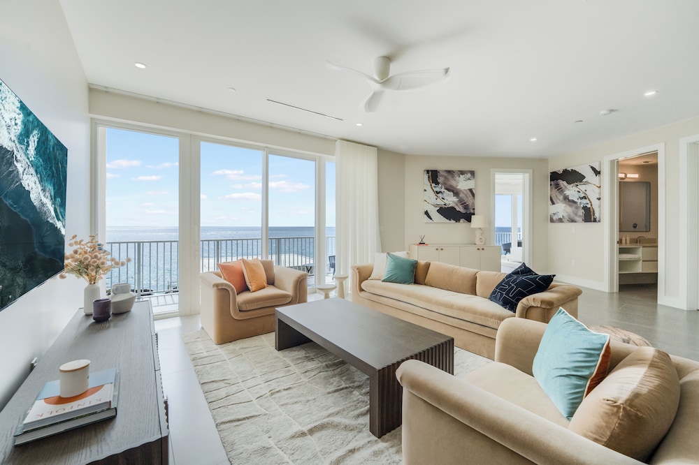 304 - 3 Bedroom Ocean View (3rd Floor)