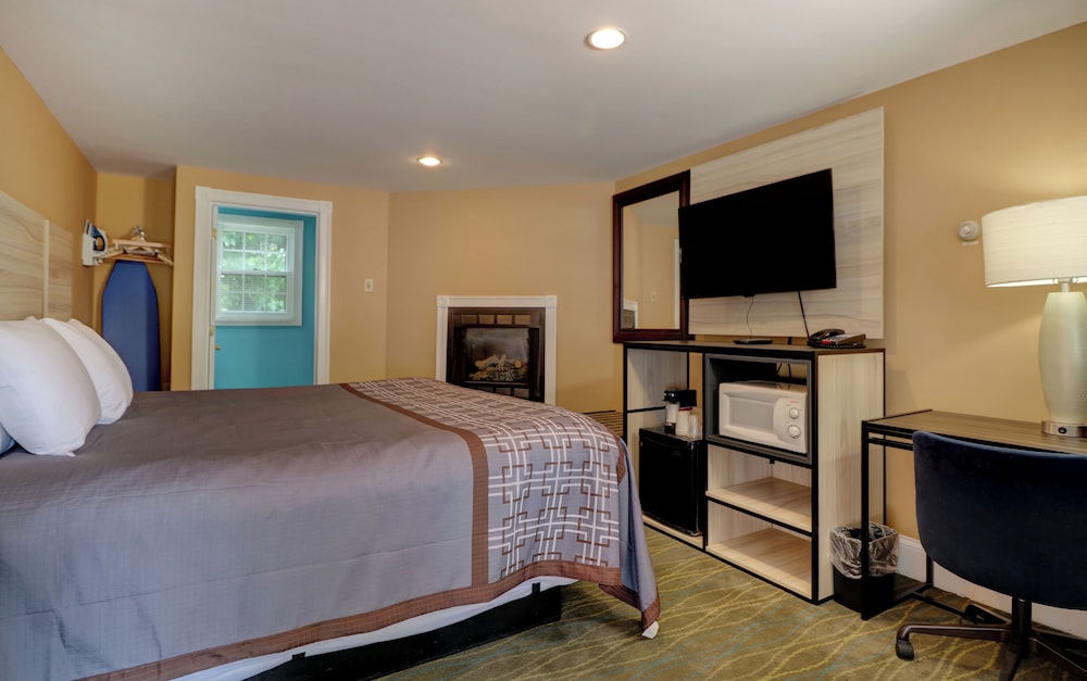 Deluxe King Room photo 1
