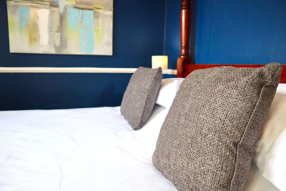 Luxury Double Room (Four Poster) photo 3