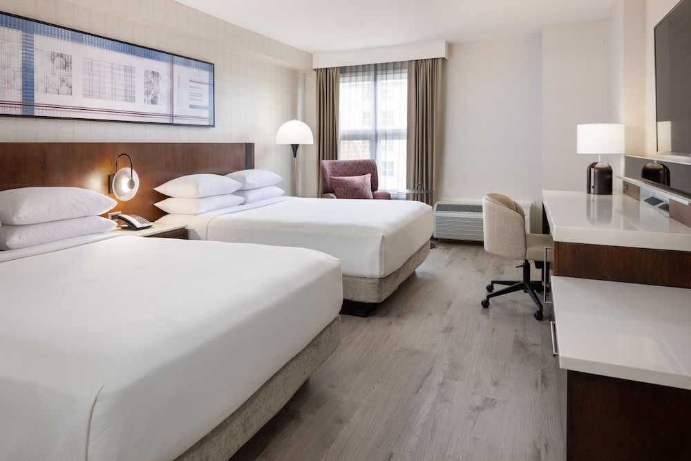 Room, 2 Queen Beds - Photo 4