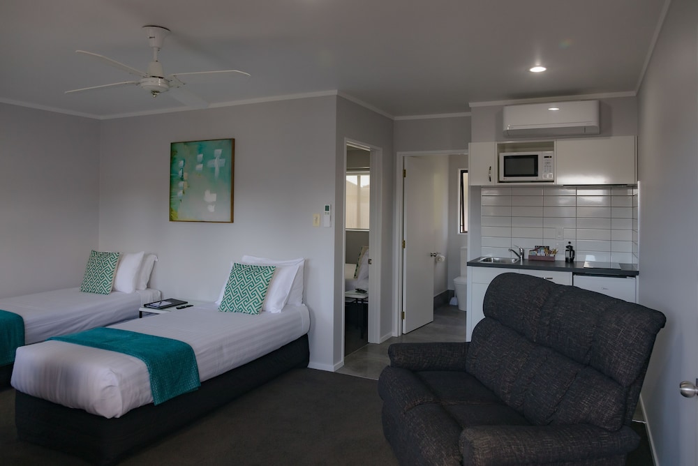 Standard Suite, 1 Bedroom, Non Smoking, Kitchenette (Unit) photo 1