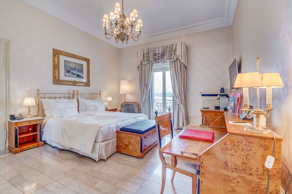 Suite, 2 Twin Beds, Lake View
