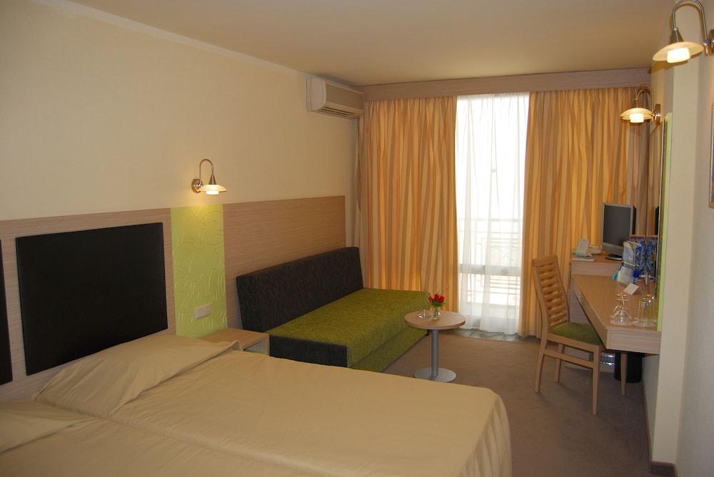 Double Room, River Side photo 1