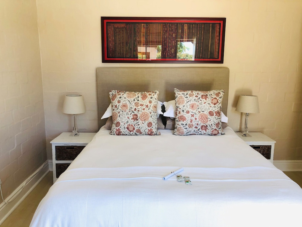Double Room, Poolside - Photo 3
