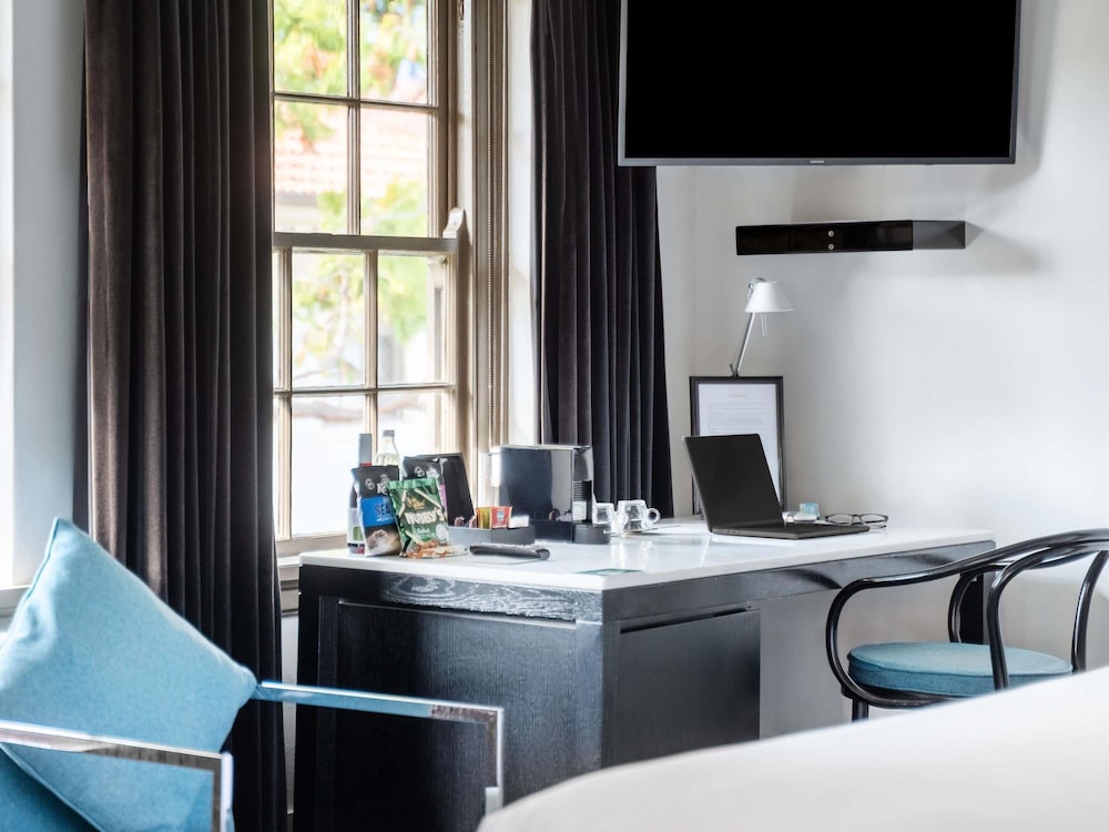 Suite, 1 King Bed photo 3