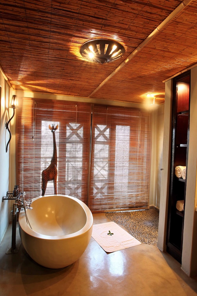 Villa, 5 Bedrooms photo 2