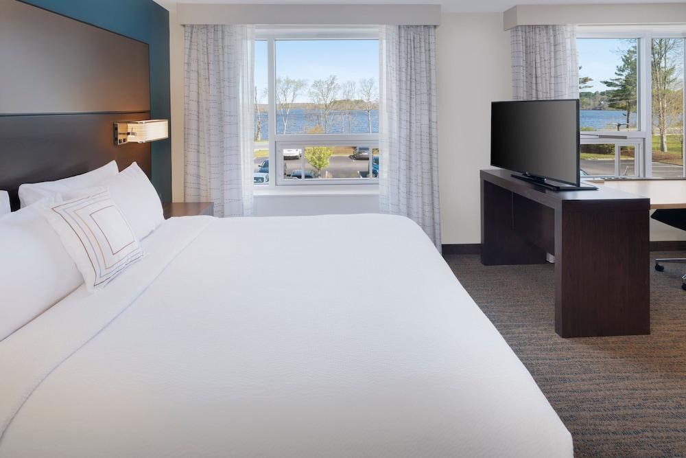 Suite, 1 Bedroom, Lake View (Hearing Accessible) photo 2