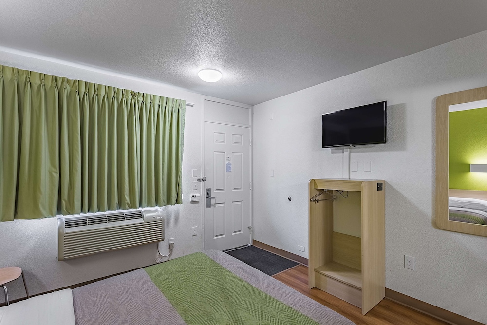 Deluxe Room, 1 Double Bed, Accessible, Non Smoking photo 3