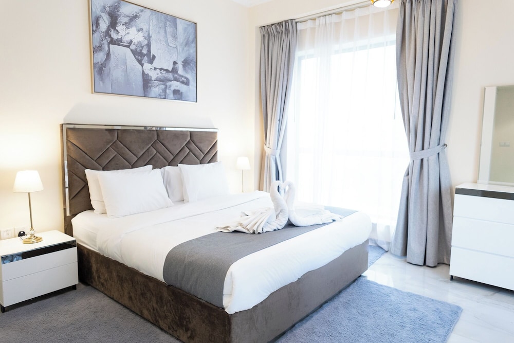Deluxe Apartment, 2 Bedrooms, Balcony, Partial Sea View