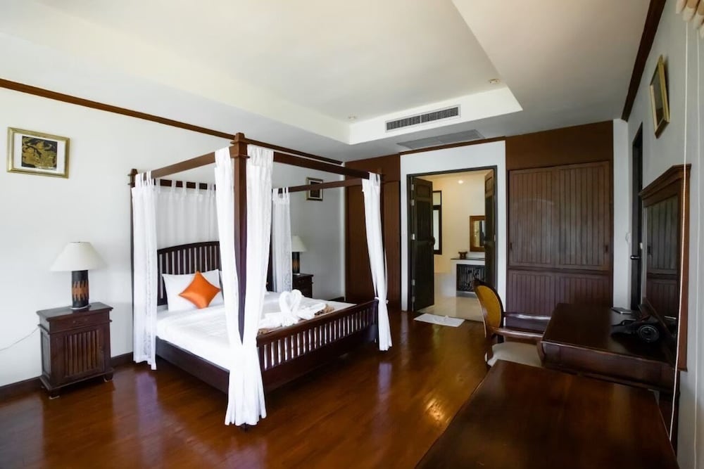 Beachfront Sea View King Room - Photo 6