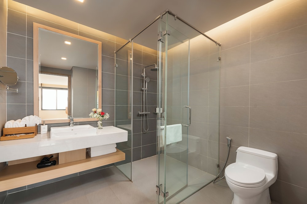 Suite - Photo 5