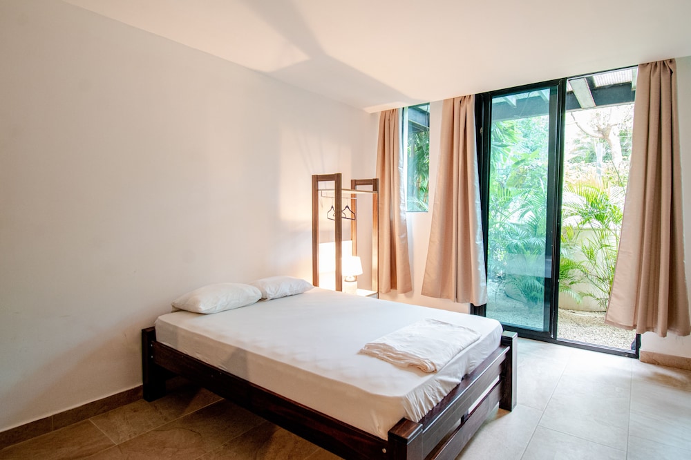 Basic Quadruple Room photo 3