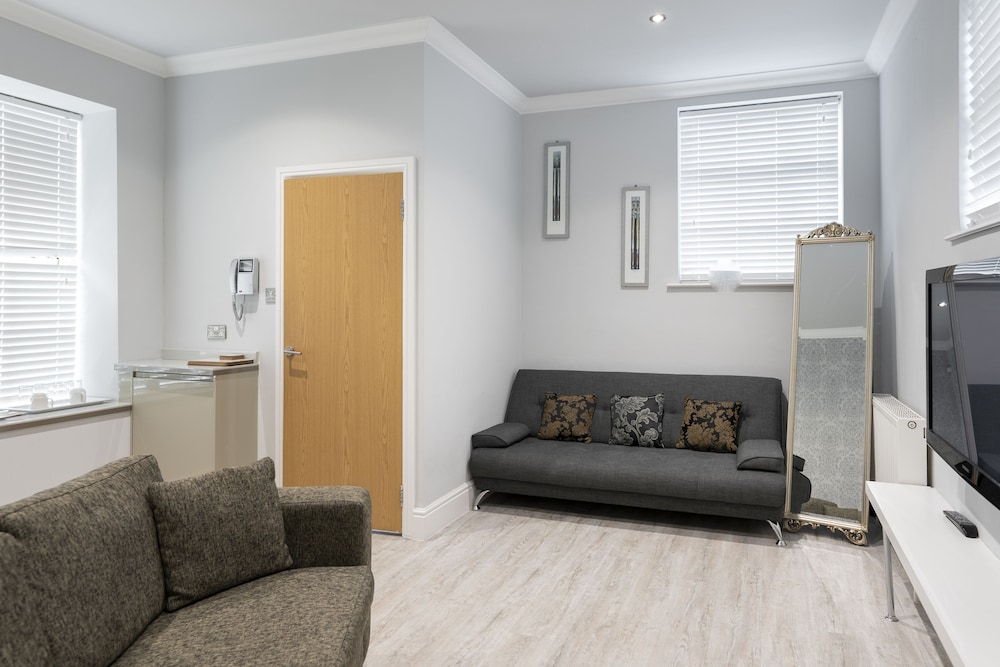 Suite - Photo 2