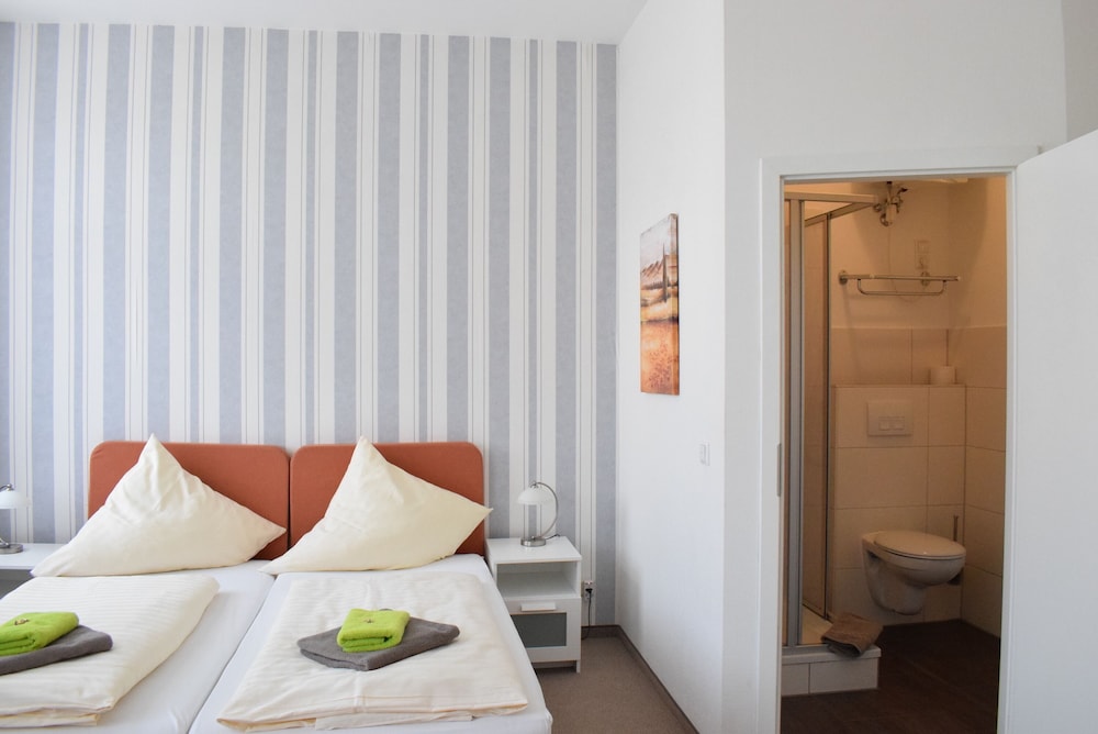 Standard Double or Twin Room, Private Bathroom photo 1