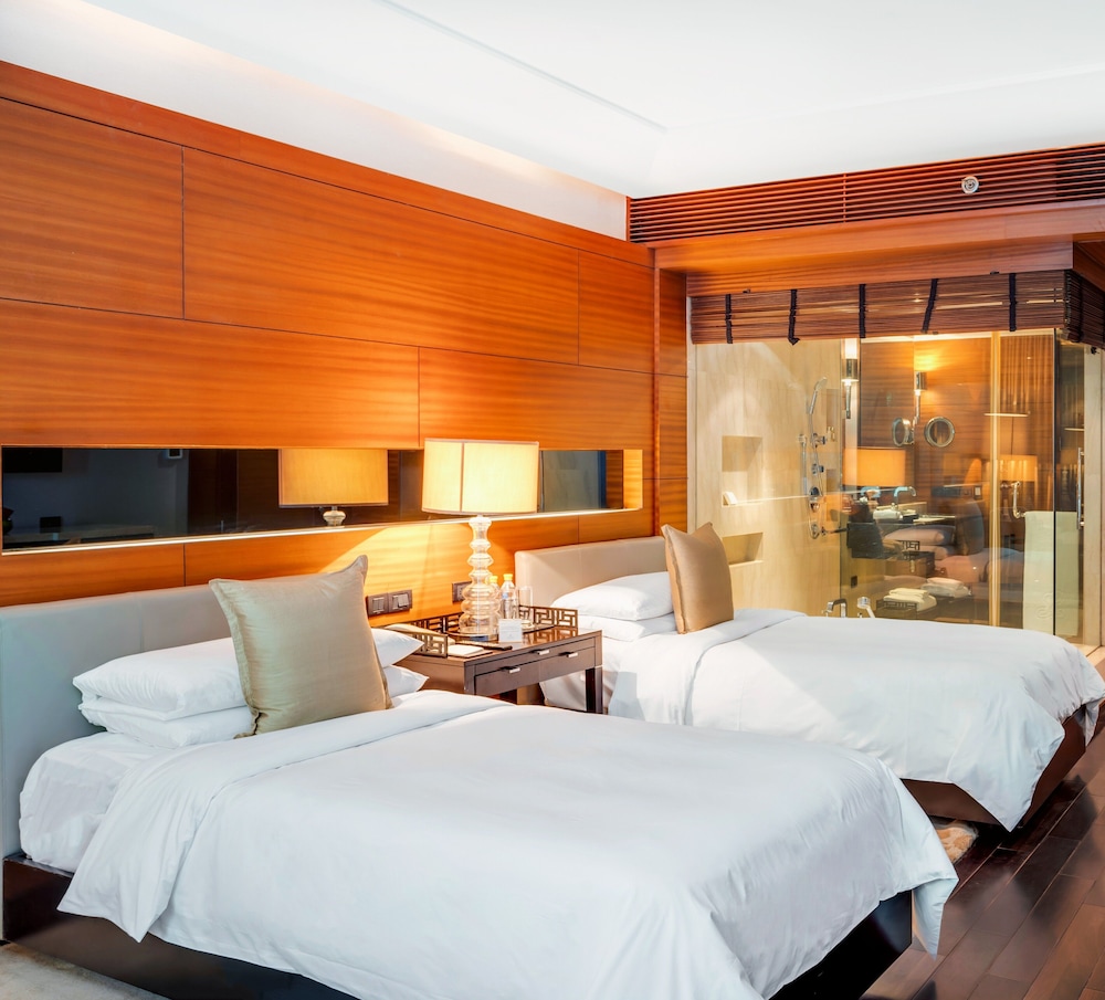 Deluxe Room, 2 Twin Beds - Photo 4