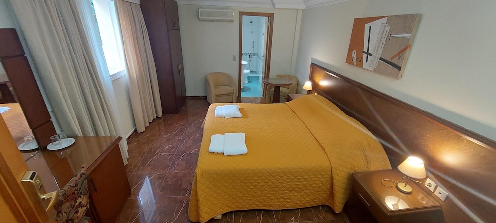 Economy Double Room, Semi-Basement without Balcony