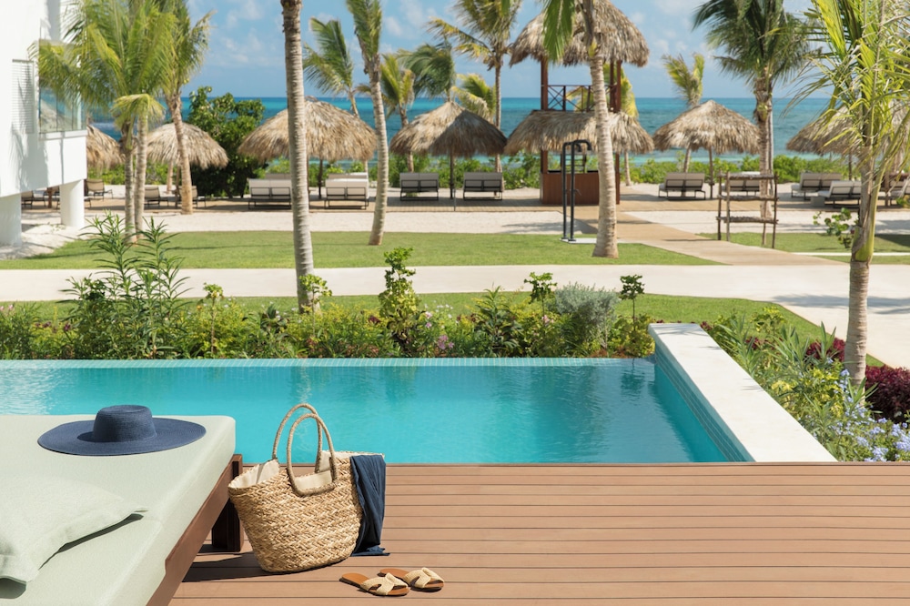 Excellence Club Junior Suite with Private Pool + 20% OFF SPA