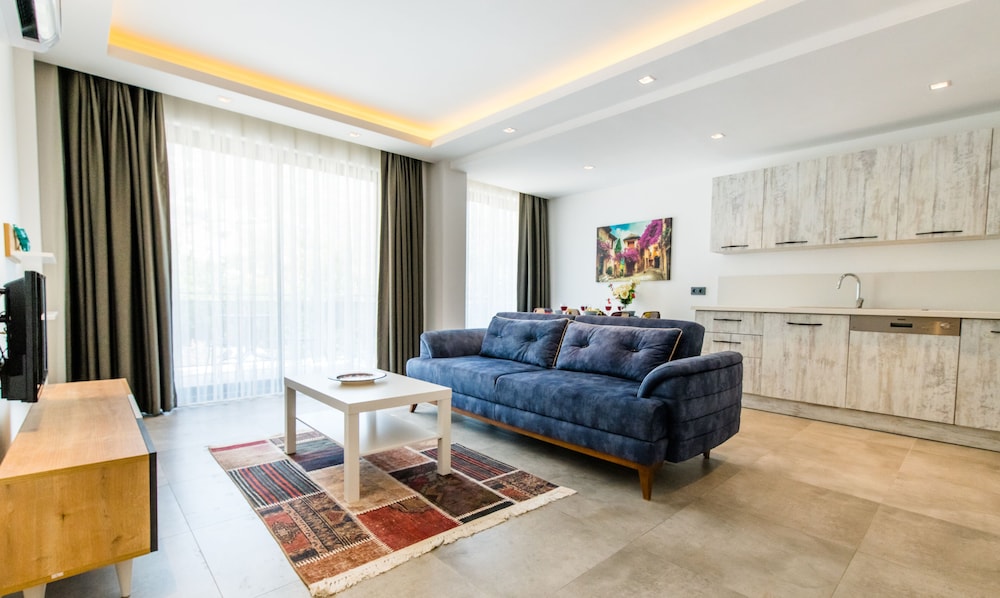 Apartment, 2 Bedrooms, Partial Sea View