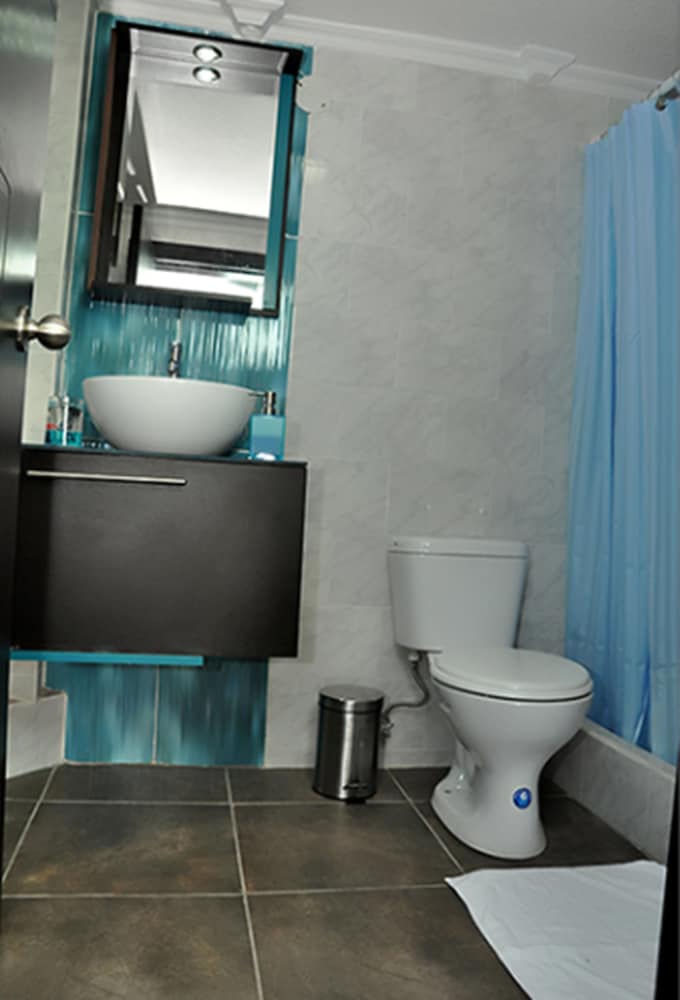 Standard Triple Room, Multiple Beds photo 2