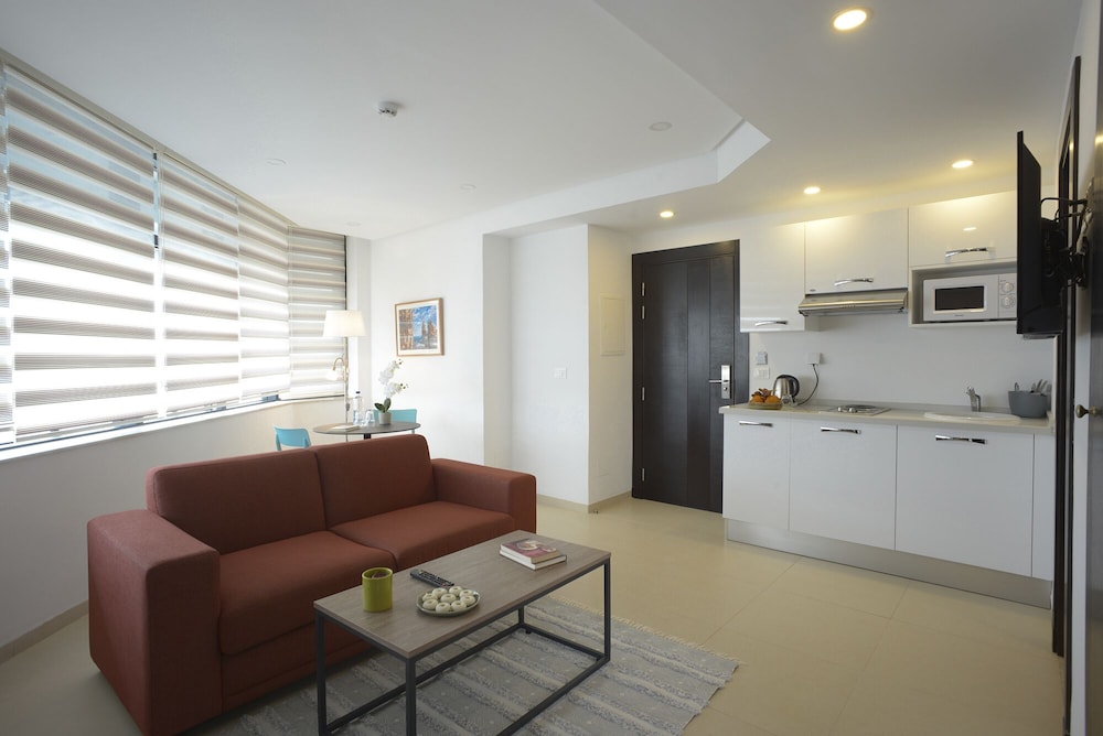 Junior Studio Suite