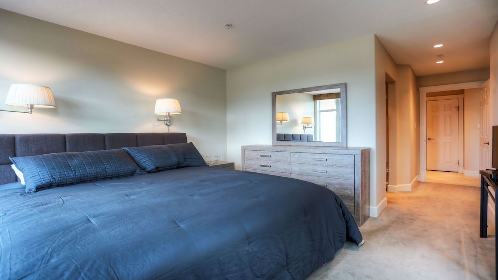 Premium Suite, 3 Bedrooms, Lake View photo 1