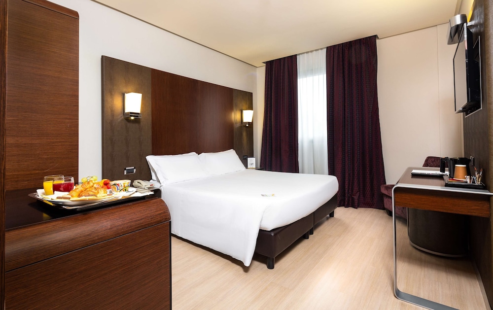 Standard Room, 1 King Bed - Photo 9