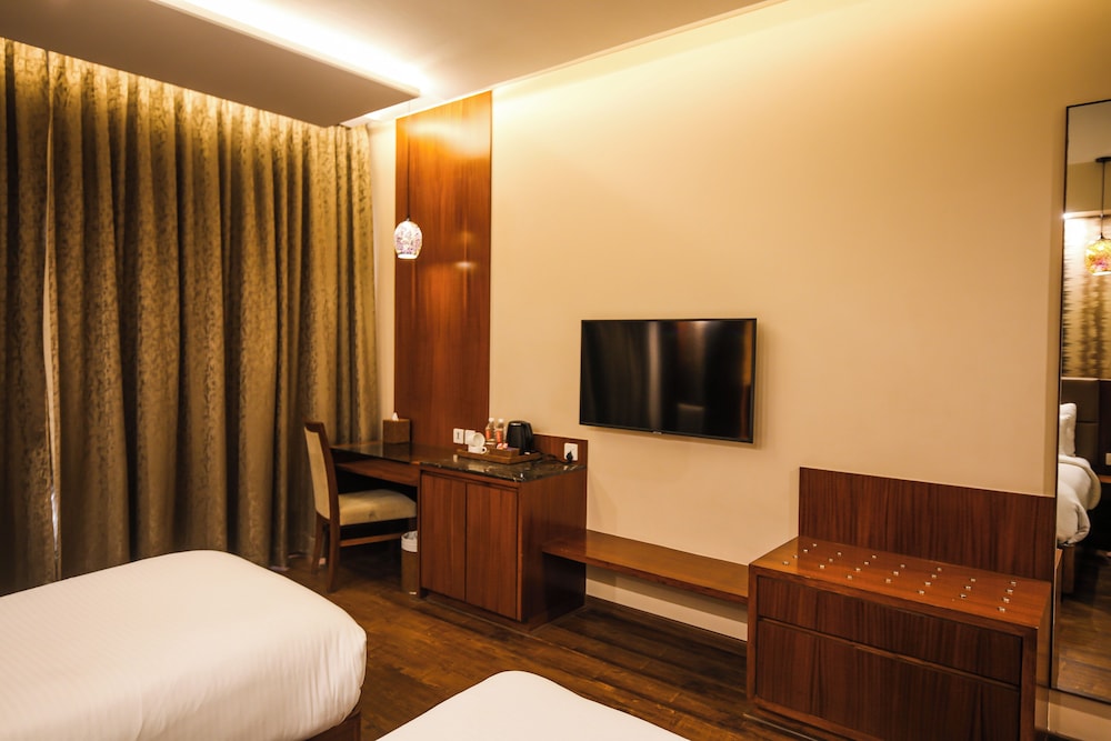Deluxe Room - Photo 6