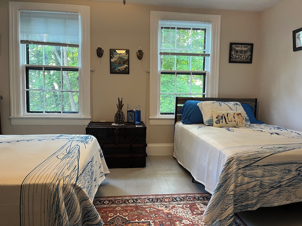 Superior Room, 2 Double Beds, Shared Bathroom photo 3