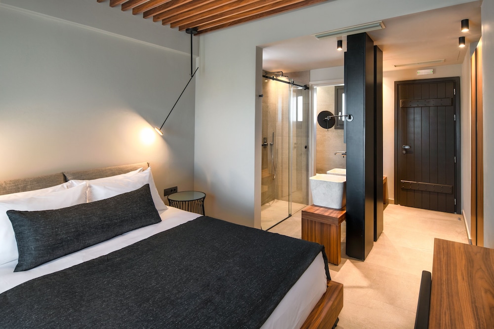 Superior Double Room, City View - Photo 1