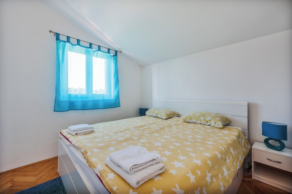 Villa, 4 Bedroom - Sleep 7 photo 2