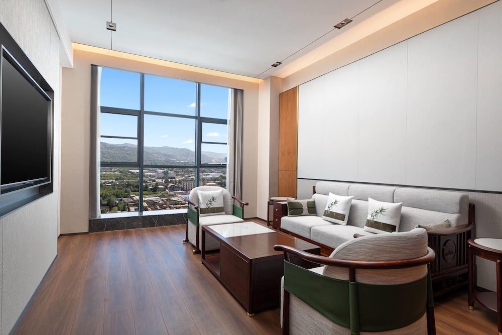 Suite, 1 King Bed, Non Smoking
