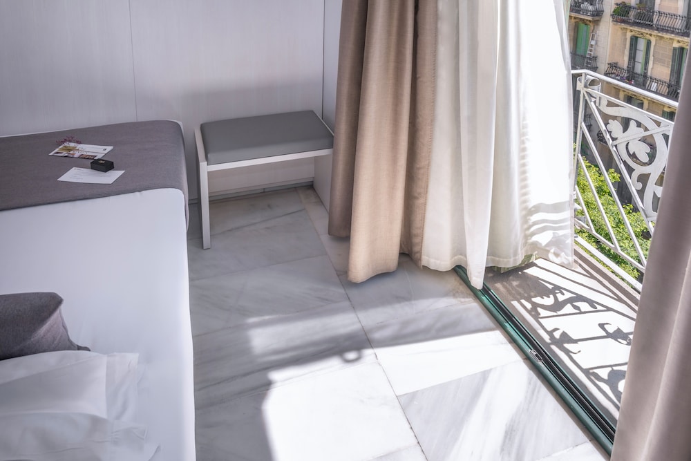 Comfort Triple Room, Private Bathroom photo 3